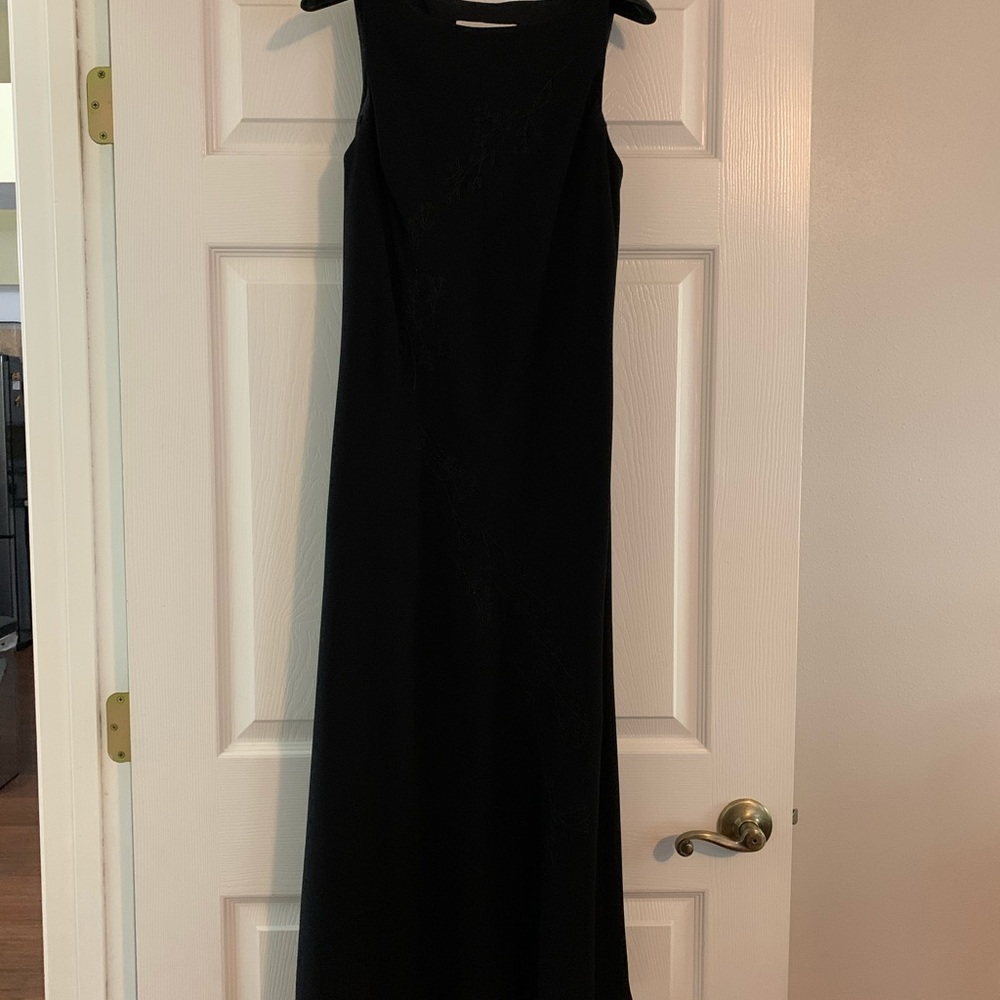 Black Sleeveless Cocktail Dress